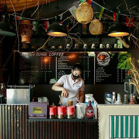 Sleepbox Hostel Suratthani Сураттхани Экстерьер фото