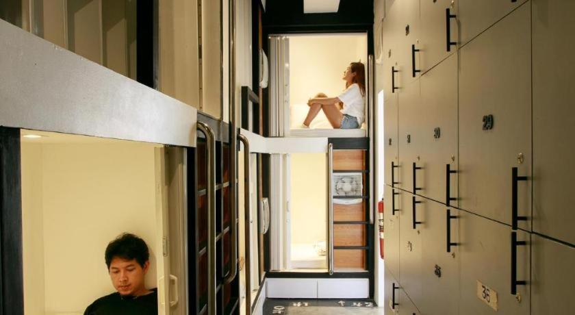 Sleepbox Hostel Suratthani Сураттхани Экстерьер фото