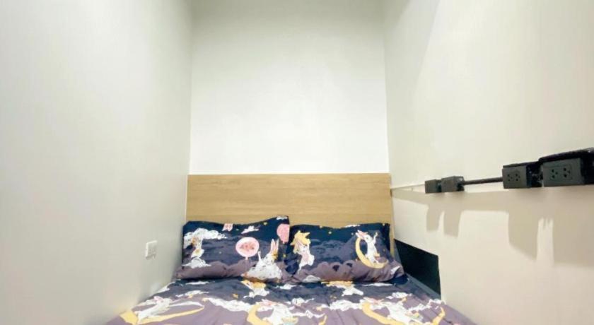 Sleepbox Hostel Suratthani Сураттхани Экстерьер фото