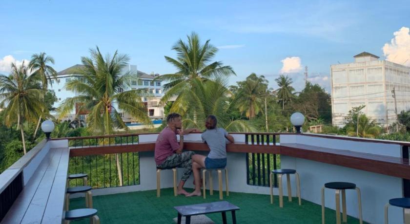 Sleepbox Hostel Suratthani Сураттхани Экстерьер фото